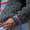 sweter z włóczki teddy B