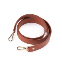 Ucho do torby ekoskóra z karabińczykami 108cm (koniakowy)