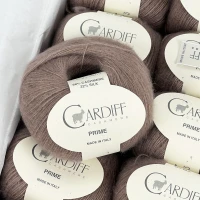 Włóczka Cardiff Prime 103 Brown - mieszanka kaszmiru z jedwabiem