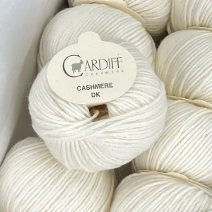 Włóczka Cardiff Cashmere DK 501 Neve ( śmietankowy )