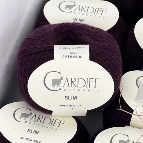 Cardiff Slim 2/28 741 Shiraz ( głęboka śliwka )